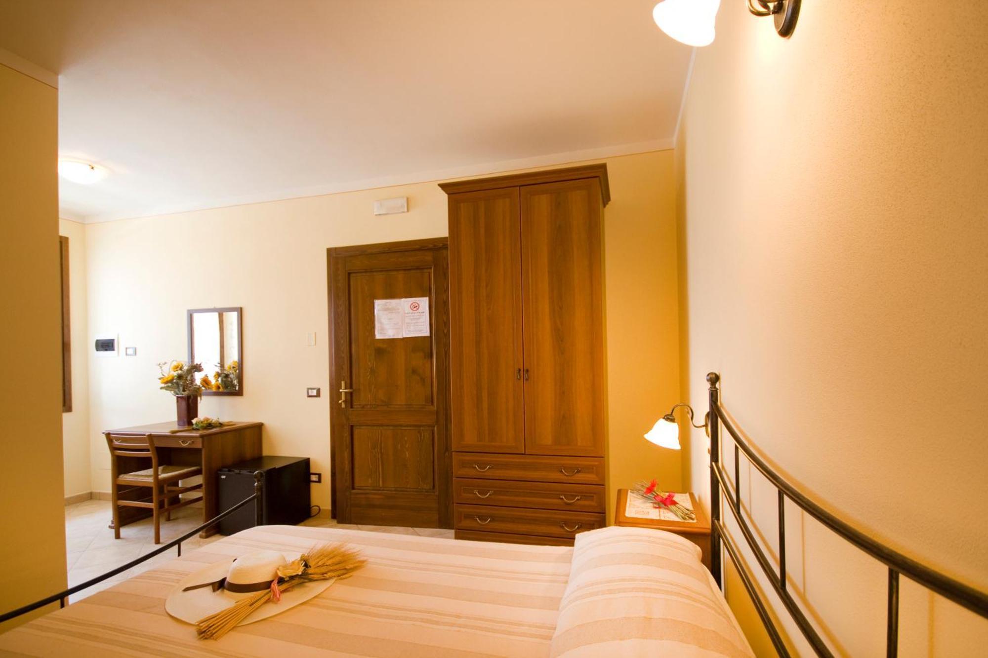 Agriturismo Cascina Roveri Monzambano Exterior foto
