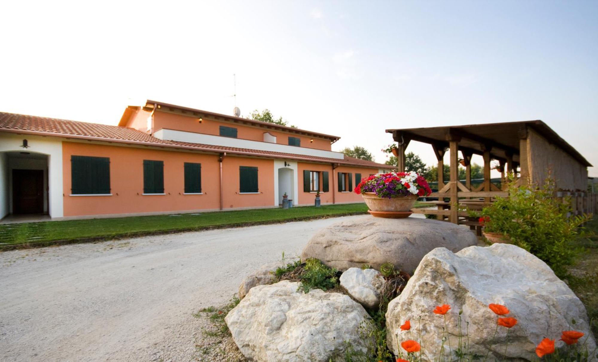 Agriturismo Cascina Roveri Monzambano Exterior foto