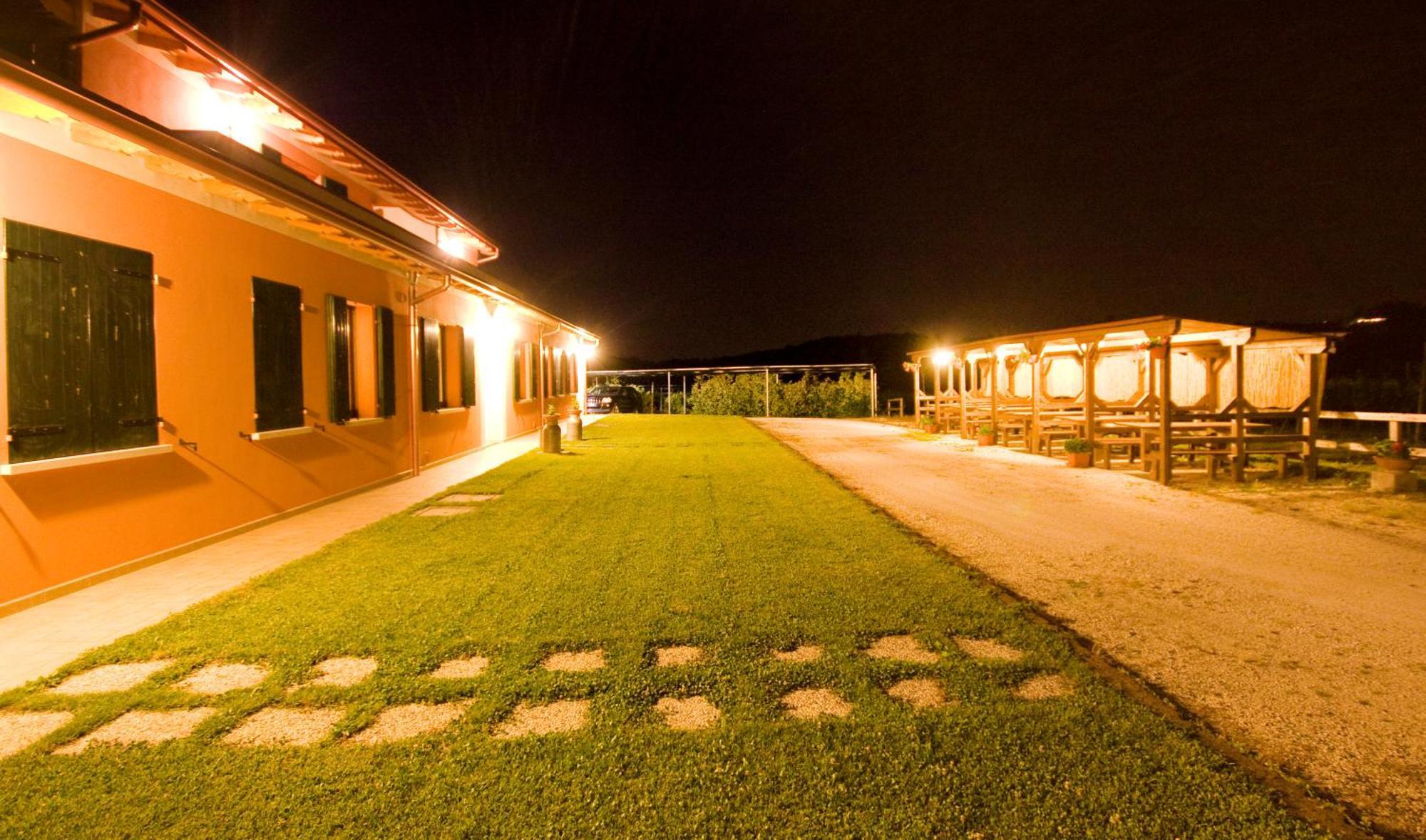 Agriturismo Cascina Roveri Monzambano Exterior foto