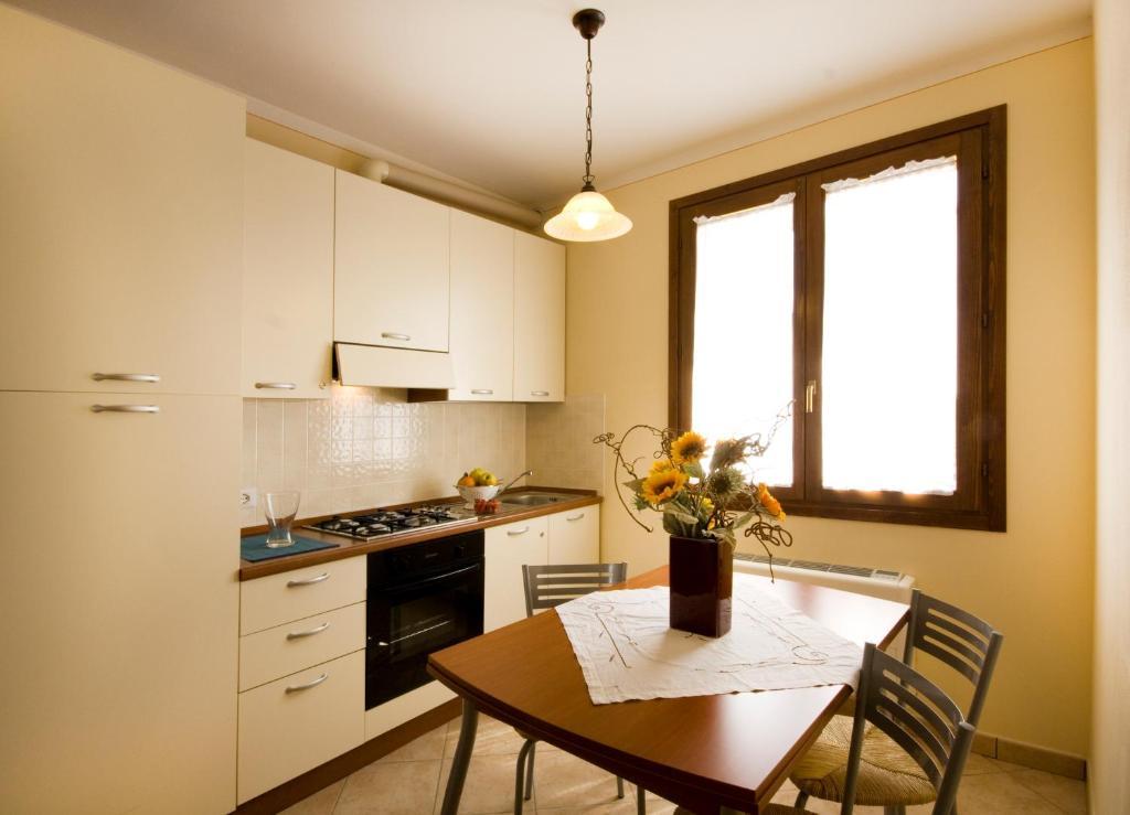 Agriturismo Cascina Roveri Monzambano Habitación foto